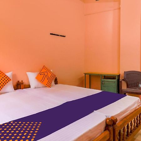 Oyo New Mubarak Tourist Home Panmana Экстерьер фото