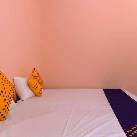 Oyo New Mubarak Tourist Home Panmana Экстерьер фото