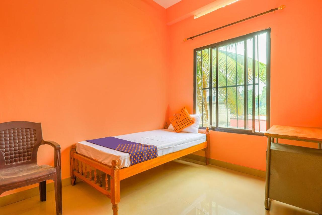 Oyo New Mubarak Tourist Home Panmana Экстерьер фото