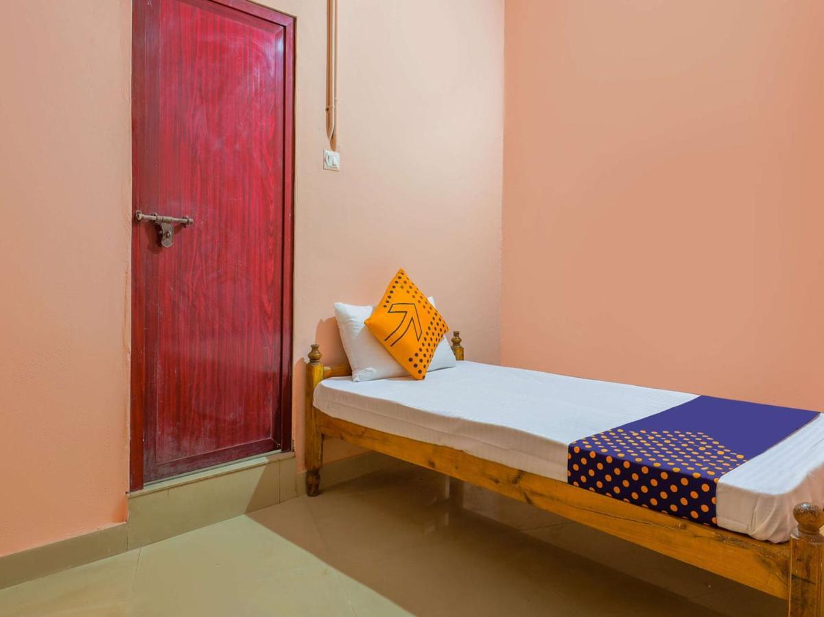 Oyo New Mubarak Tourist Home Panmana Экстерьер фото